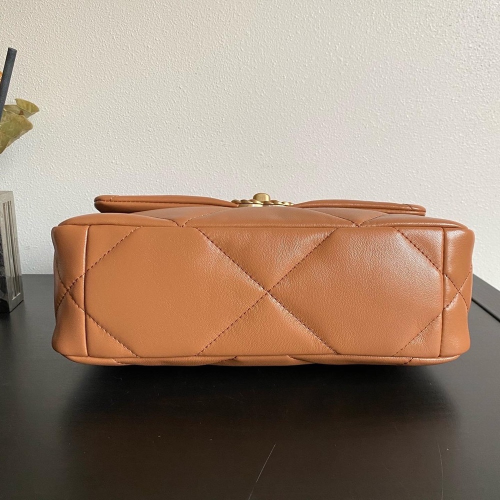 NIB 23C Chanel 19 CC Caramel Quilted Calfskin Leather Flap Bag in Caramel Brown - Picture 6 of 10